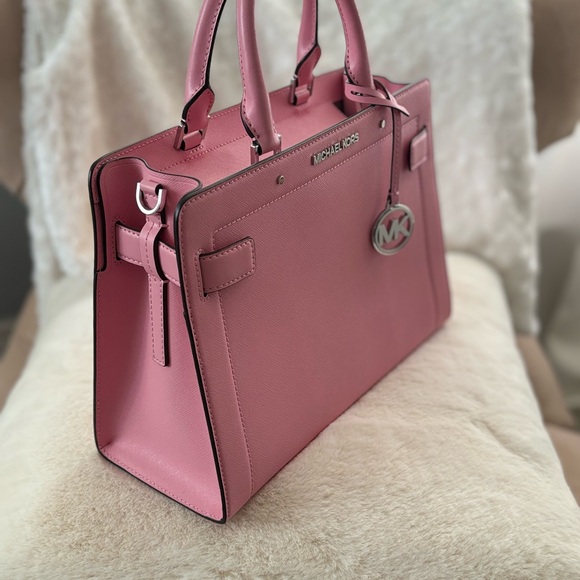 Michael Kors pink Tote - Picture 2 of 3